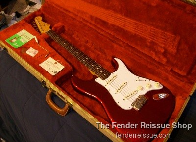 Fender Stratocaster - Rare Features of Early Reissues — 100 0056 0