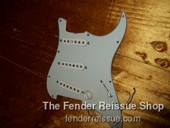 Fender Stratocaster - Reissue Strat Pickguards — 100 2581