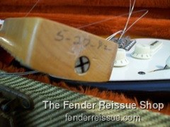 Fender Stratocaster - Reissue Strat Necks — 5 27 82 V000978