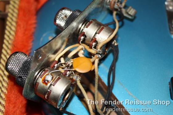 1988 Fender '62 Reissue Jazz Bass - SOLD. — 021 8