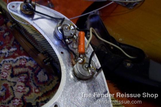 1988 Fender '62 Reissue Precision Bass. V033059 - Sold — 100 0273