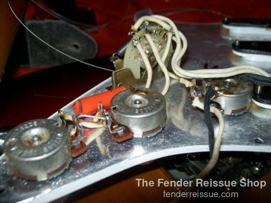 1983 Fender '62 Reissue Stratocaster - SOLD — 100 2276