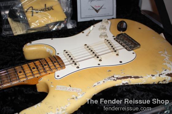 Fender Custom Shop Yngwie Malmsteen Play Loud Stratocaster SOLD. — 259