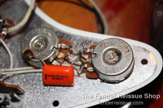 1982 Fender '62 Reissue Stratocaster. SOLD.