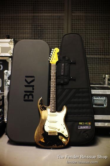Fender John Mayer Limited Edition Black1 Custom Shop Masterbuilt Stratocaster — tumblr kz3et62Gte1qaqkvpo1 500